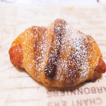 モナモナ 富沢店 - あまおう苺クリームクロワッサン(¥80)