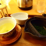 霧の森 茶フェ ゆるり - お茶は入れるたびに違う味を楽しめる！