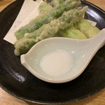 和食と鮨のに条 - アスパラの天ぷら