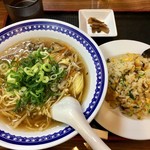 鳳玲軒 - フカヒレ麺と炒飯