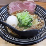 極麺 青二犀 - 【しょうゆらーめん + 煮たまご】￥700 + ￥100