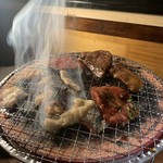 炭火焼肉 ホルモン にく式 - 