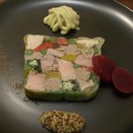 アベス - 前菜　地鶏と鶏白レバーのテリーヌ　さつまいものモンブラン添え
