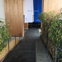 鉄板料理 花六 - エントランス