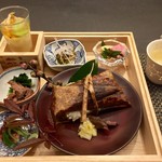 Teppan Ryouri Hanaroku - 花六八寸弁当1380円　新玉ねぎの下の桜えびの塩麹漬けが超絶に美味　　