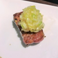 焼肉 じゅん - ネギ塩を載せて