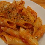 カサレッチョ - トマトとゴルゴンゾーラのペンネ