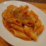 カサレッチョ - トマトとゴルゴンゾーラのペンネ