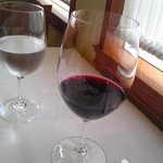 アメリ - グラス赤ワイン、コート・ド・ローヌ、シラー１００％でコルビエールより力強いです