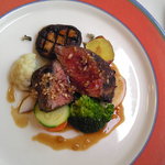 アメリ - 牛バベットを真上より、野菜が旨い