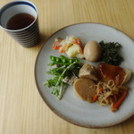 鎌倉オーガニックミール ムスビー - おかず自分盛り