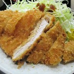 三好家 - 豚かつ定食 野菜盛り 880円 + ご飯 大盛り 50円 ＝ 930円（税込）の 豚かつ。　　　　　2019.03.07