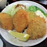 三好家 - 魚ふらい定食 野菜盛り 720円（税込）の 魚フライ と 茄子のフライ。　　　　　2019.03.07
