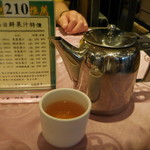 吉星港式飲茶 - 飲み物はウーロン茶を注文