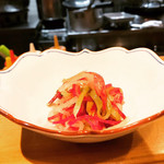 一碗水 - 紅芯大根、チシャ、金針菜の和え物