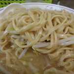 ラーメン二郎 - この下に大量のネギが