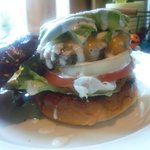 R-S - アボカド・チーズ・バーガー1100円