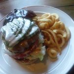 R-S - アボカド・チーズ・バーガー1100円