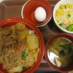 すき家 - 牛すき焼き丼・温玉とサラダセット