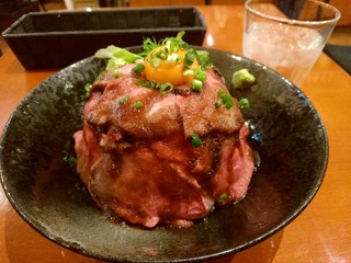 PASTA&CAFE FIORI - ローストビーフ丼特製盛り2,010円