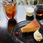 リュモンコーヒースタンド - チーズケーキとアイスティー