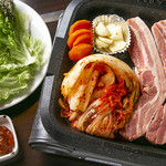 丸豚サムギョプサル居酒屋