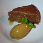 ラ シャッス - 紅玉りんごのタルトタタン シナモンのアイス添え