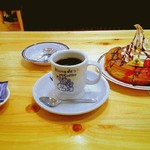 珈琲所コメダ珈琲店 - ブレンドコーヒー(¥420)
            チョコノワール(¥720)