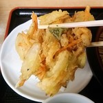 揚げ立てサクサクのかき揚げ！