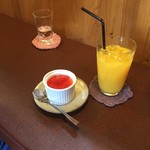 ジャム cafe 可鈴 - 糸島地卵のシンプルプリン(400円)のドリンクセット(+200円)