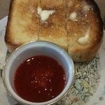 Daacha - バタートーストとすもものジャム