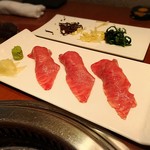 生粋 - 和牛炙り握り