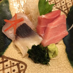 鮨みなと - 大間のマグロ、北寄貝、真鯛♬
      山葵横の海苔を付けると美味…♡