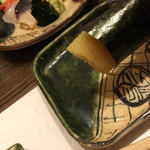 鮨みなと - 海苔で巻いて頂きます！絶品♡