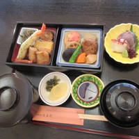 割烹 とよだ - とよだ弁当・刺身付