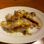 欧風酒場テラコバール - せせりとしめじのマリネ