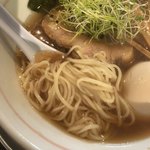 麺坊 ひかり - 味玉柳麺(醤油)
            麺は中細麺