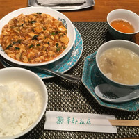 華都飯店 OsakaMetro本町ビル店 - 麻婆豆腐ランチ