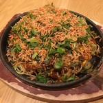 鉄板食堂 バレーナ - 料理写真:TVで紹介されました！玉葱丸々１個入ったオニオンスペシャル！！