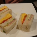 サイフォン式珈琲の店 三番館 - サンドイッチ 一つ食べちゃった