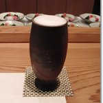 季節のお料理 辻むら - カウンターで生ビール