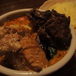 アジアンスープカリー べす - 豚煮カレー＋豚＋ラム（ナリアリスープ