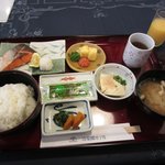 Reisenkaku - 和朝食８４０円です、飲み物はドリンクバーから好きな物を選べます、先ずは私はオレンジジュースをいただきました。