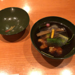 日本料理 たかむら - 椀。比内地鶏の雲呑。出汁も比内地鶏。