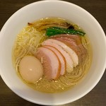 麺屋龍壽 - チャーシュー芳醇中華そば塩×味玉