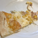 ボンジョルノ - ツナコーンのピザ