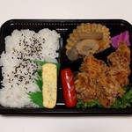 えいと - 料理写真:から揚げ弁当（450円）