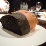 ◆名物イカスミパン