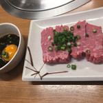 焼肉 ヨコムラ - ユッケ風炙り