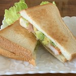 ダイニング カフェ シチホウ - エビとアボカドのホットサンド（780円）